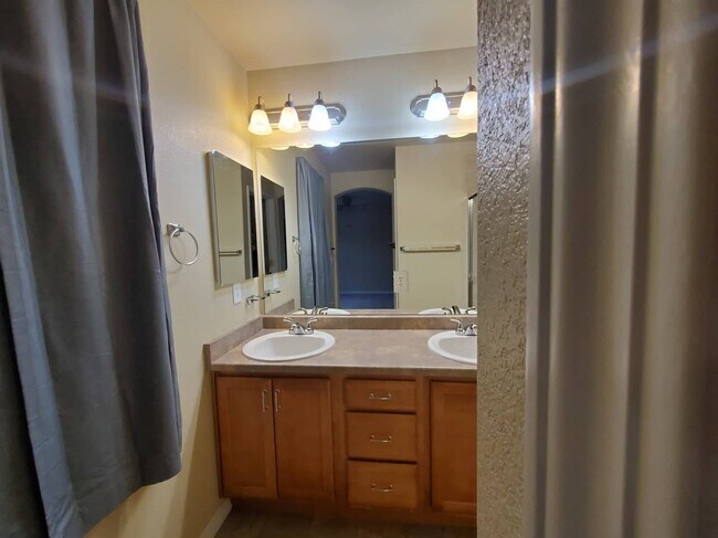 primary bathroom - 1370 Gold Hill Mesa Dr