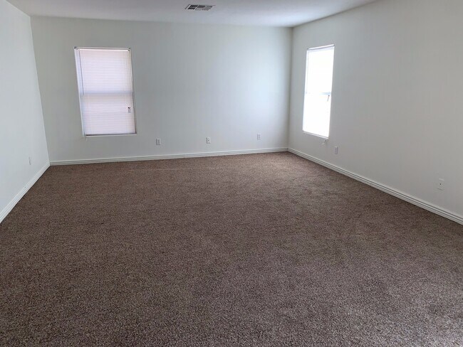 Building Photo - Affordable 5 Bedroom Living in Growing Maricopa