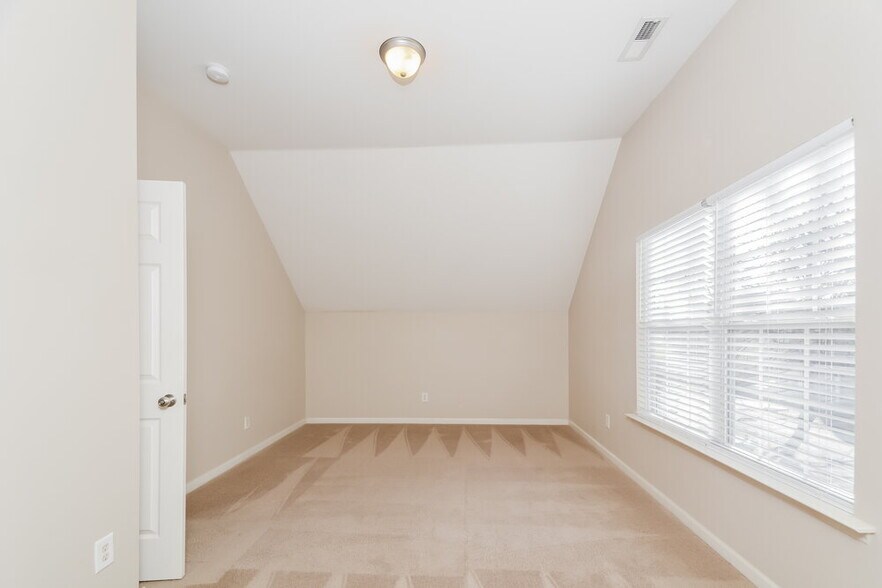 Building Photo - 222 Timber Meadow Lake