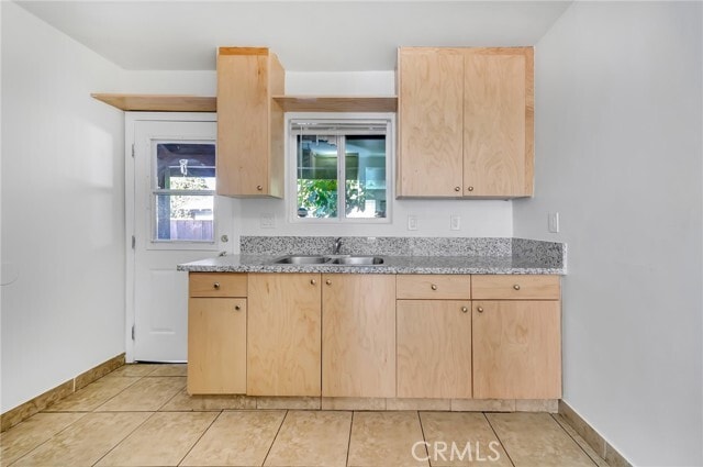 Building Photo - 14235 Sylvan St