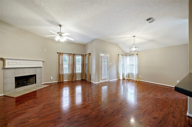 Building Photo - 6903 Summer Bridge Ln