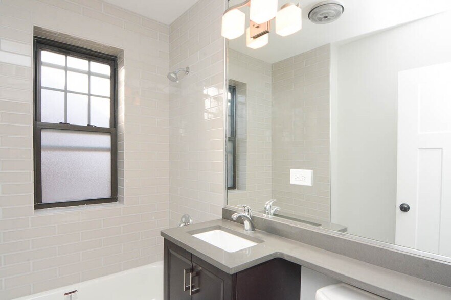 Building Photo - 1133 Maple Ave