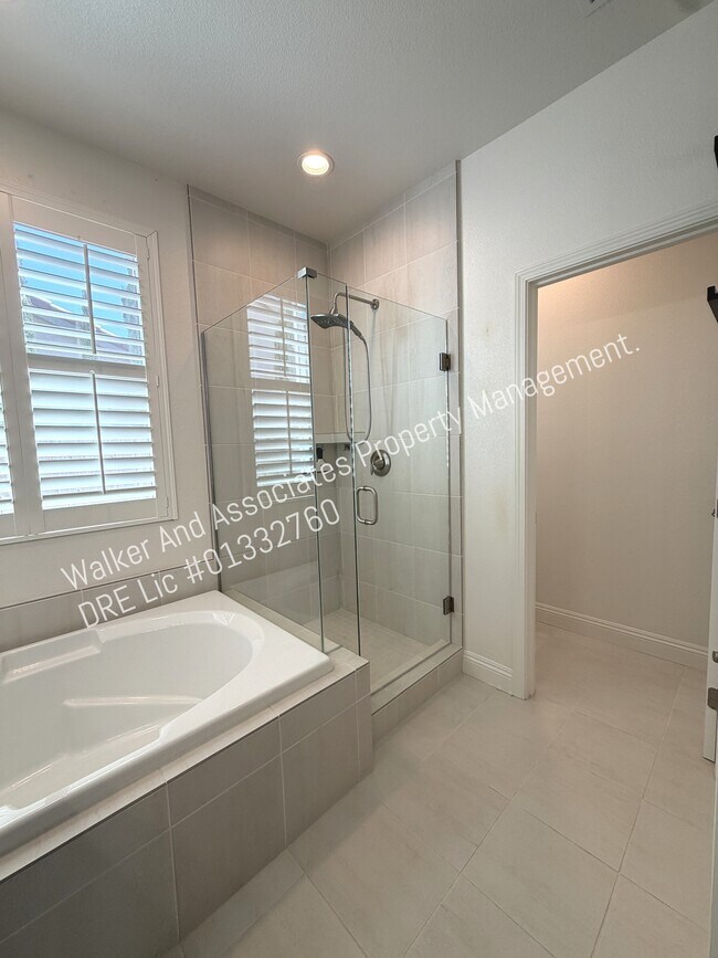 Building Photo - 4464 Lazo Dr