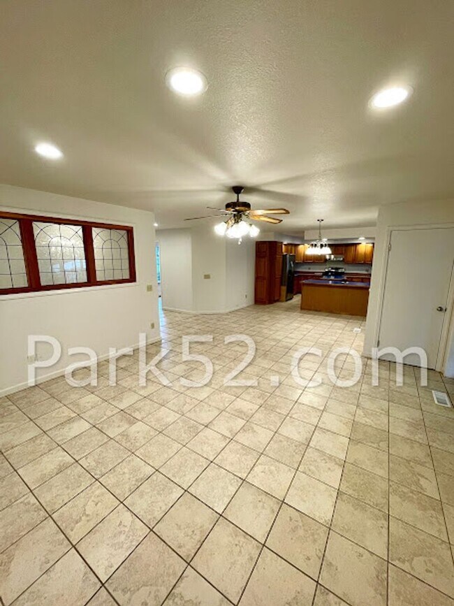 Building Photo - 9024-9024 Waverly Dr SW