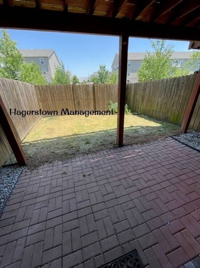 Building Photo - Single Family Home