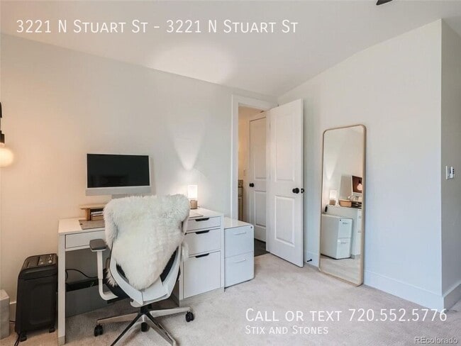 Building Photo - 3221 Stuart St