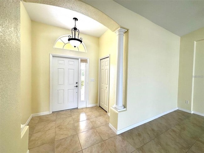 Building Photo - 9423 Rosebud Cir