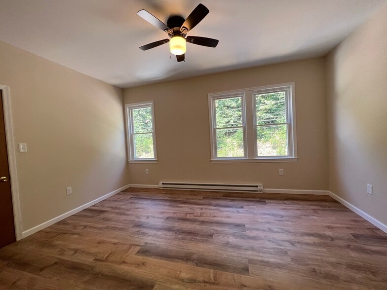 Bedroom - 3007 S Main St