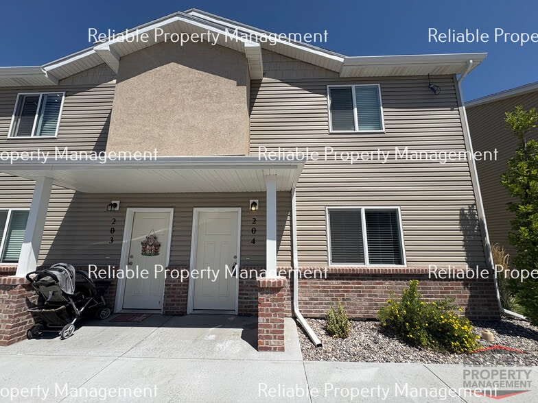 Building Photo - 2015 Lawrence Ln