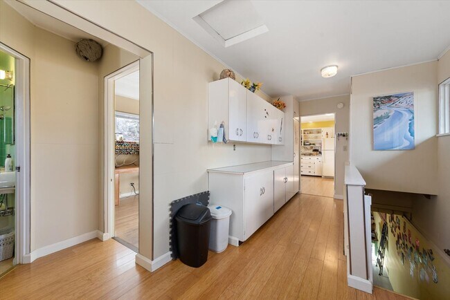 Building Photo - 1501 Cedar St