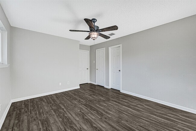 Building Photo - 1803 Flamingo Dr