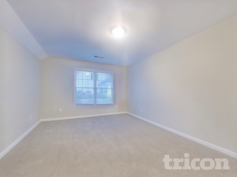 Building Photo - 1538 Fallen Leaf Dr SW