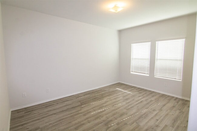 Building Photo - 5622 Adelaide River Dr