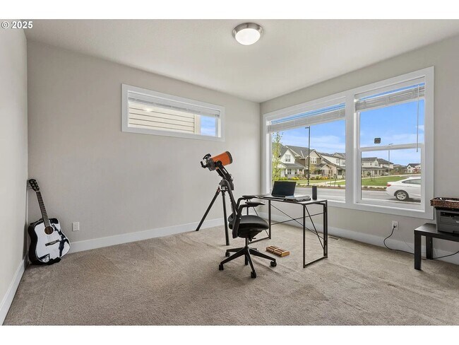 Building Photo - 4093 SE Reed Dr