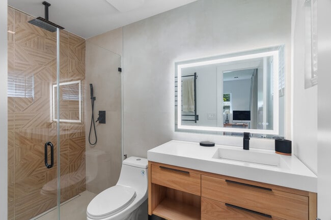 Building Photo - 273 Tropic Dr