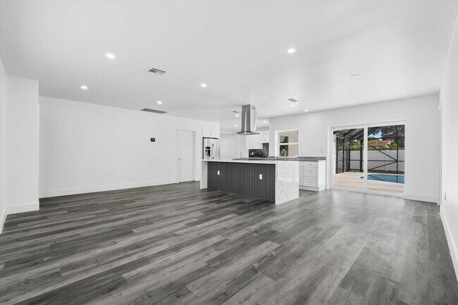 Building Photo - 1650 NW 9th St