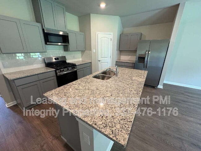 Building Photo - 229 Sidney Oaks Dr