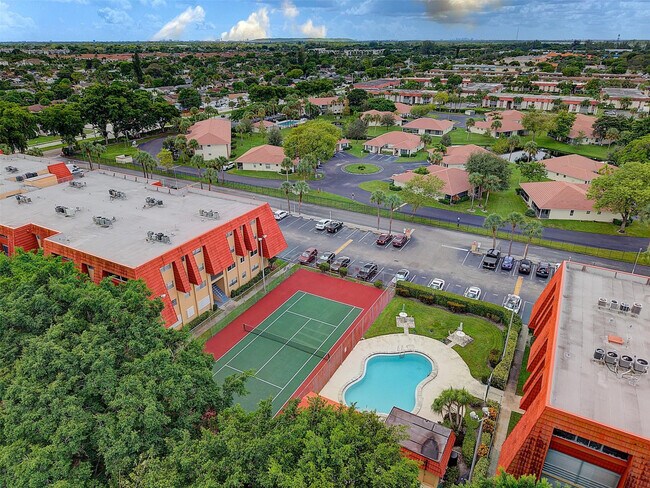 Building Photo - 22615 SW 66th Ave