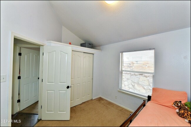 Building Photo - 10937 Northview Dr
