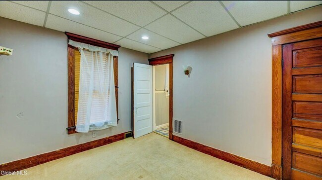 Building Photo - 205 W Fulton St