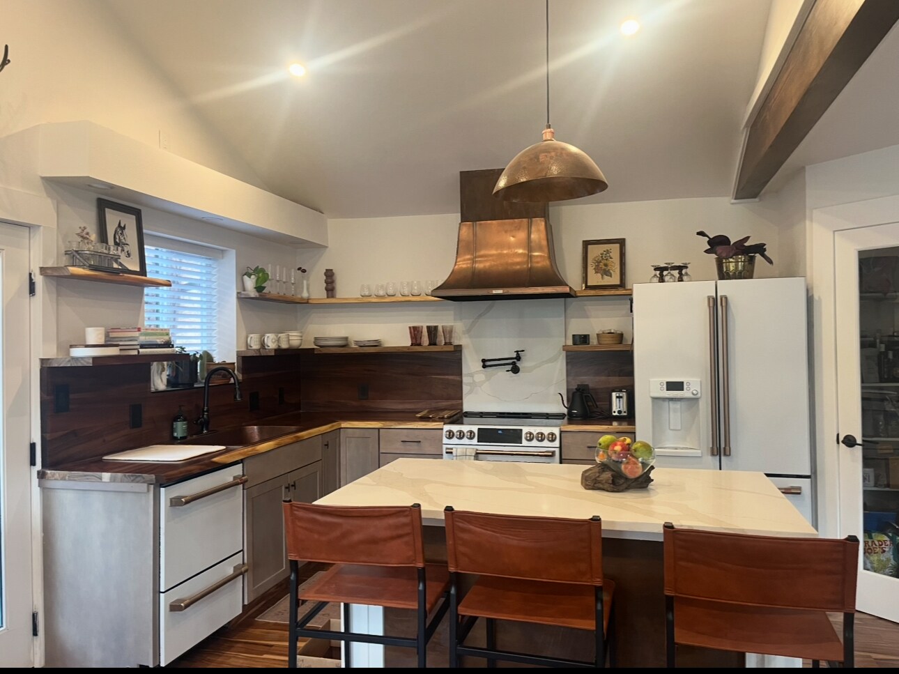 Building Photo - 230 Cyteworth Rd