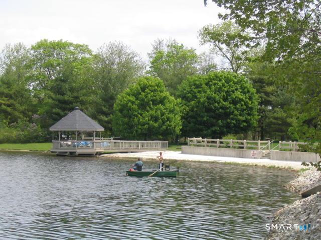 Building Photo - 12 Boulevard Dr