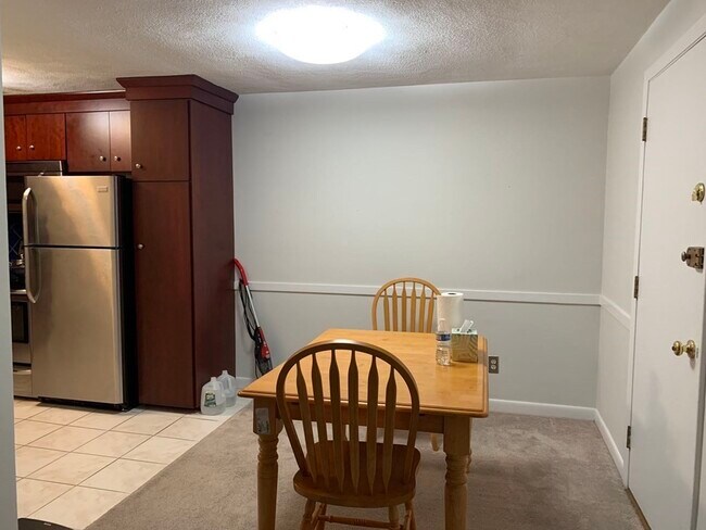 Building Photo - 366 Elliot St