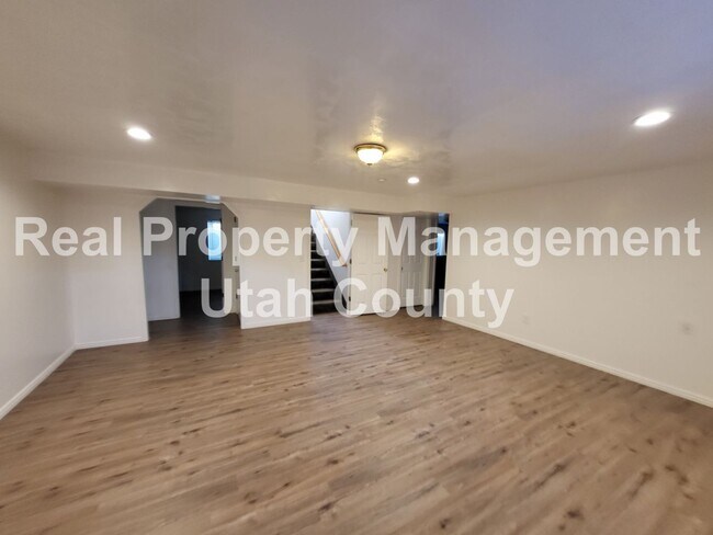Building Photo - 572 S 1750 E St