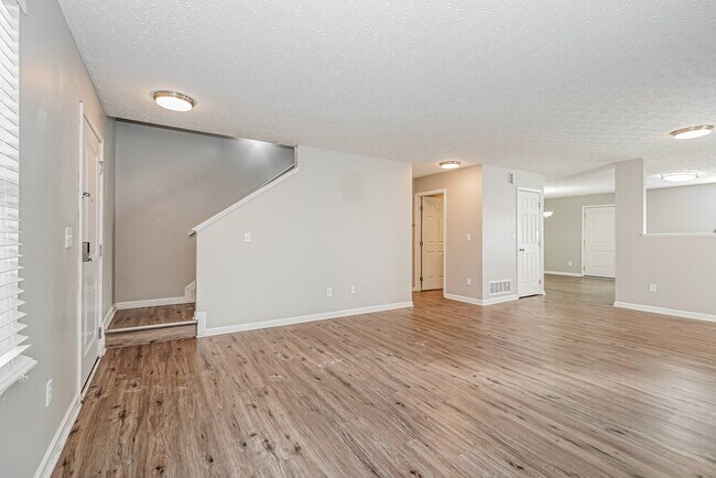 Building Photo - 8051 Beardsley Ave