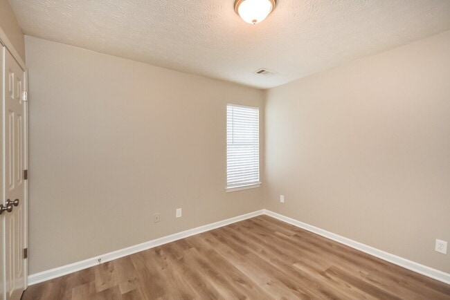 Building Photo - 5621 Winchester Pl