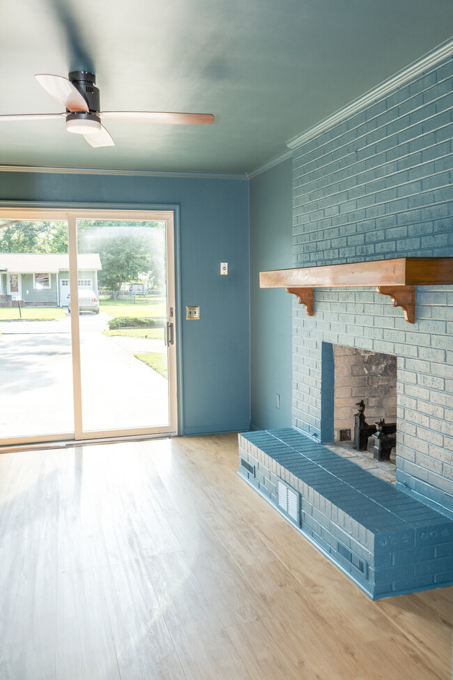 Building Photo - 1714 Aydlett Cir