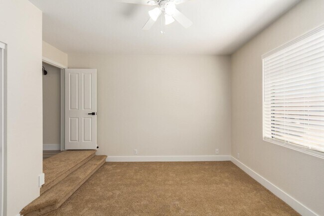 Building Photo - 1630 S Lemon