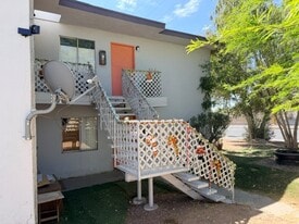Building Photo - 1486 E Desert Inn Rd