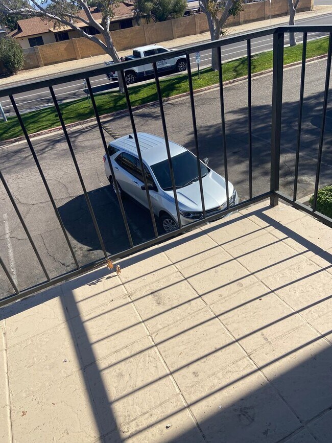 Building Photo - 1 Bedroom 1 bath w/attached garage