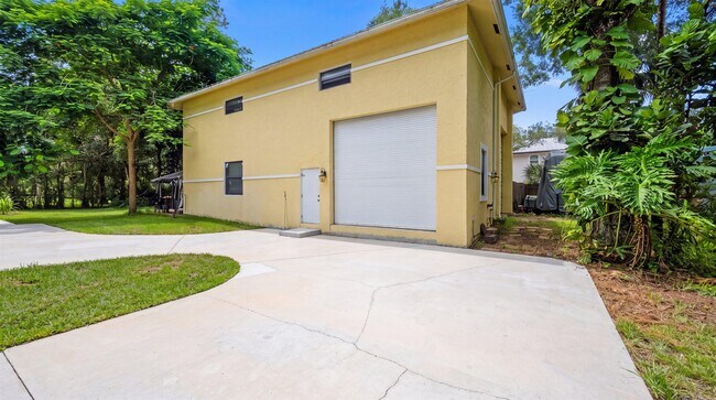Building Photo - 92 Squire Dr