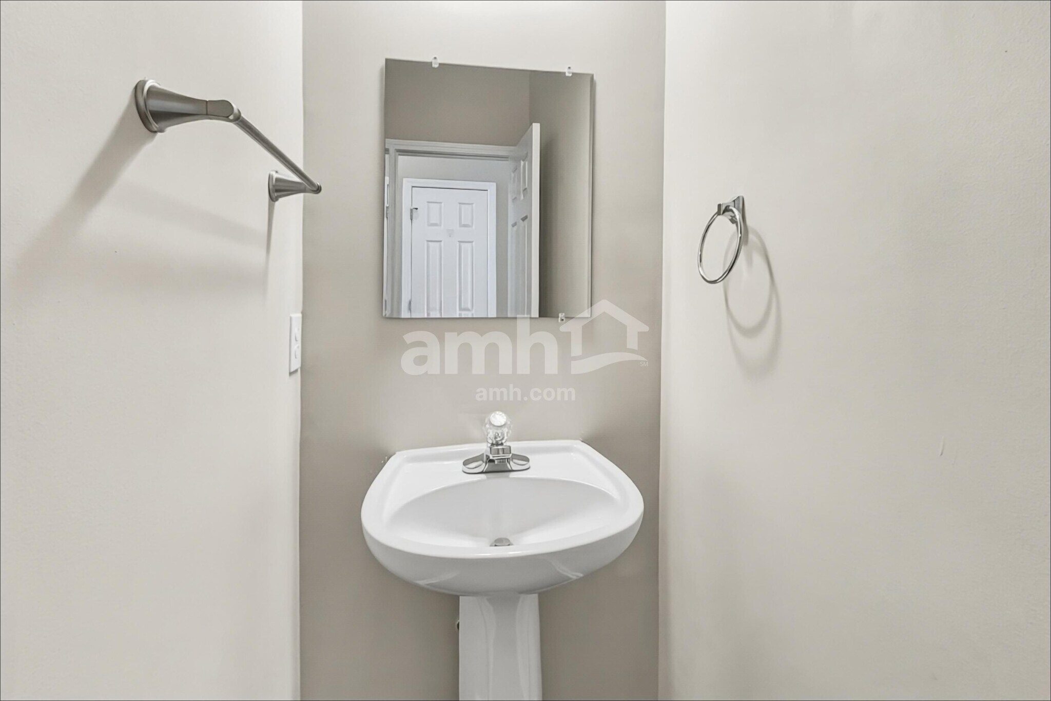 Building Photo - 405 Bedstraw Ct