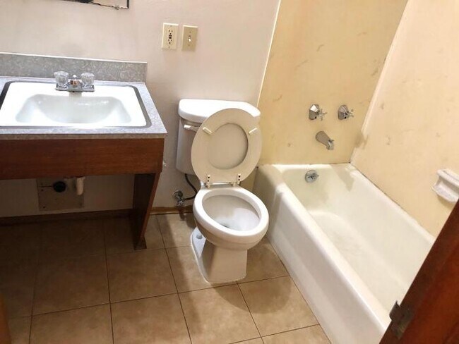 Building Photo - 1 bedroom in Seattle WA 98119