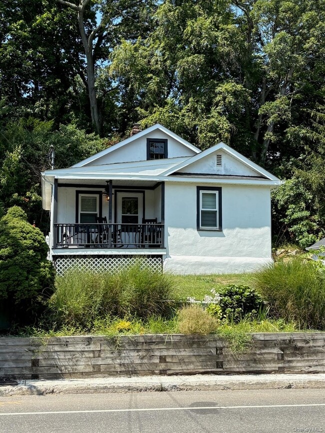 Primary Photo - 79 Waterside Ave