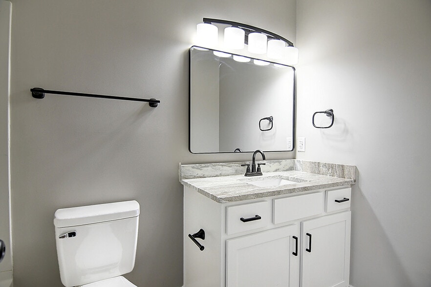 Building Photo - 1209 Nutwood Dr