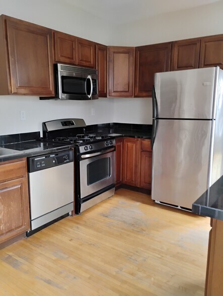 Building Photo - 1411 Girard Ave N