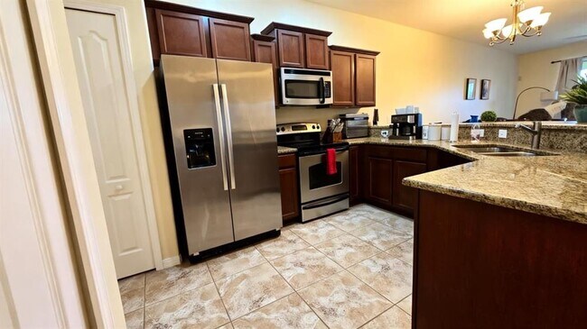 Building Photo - 4085 Shadetree Ln