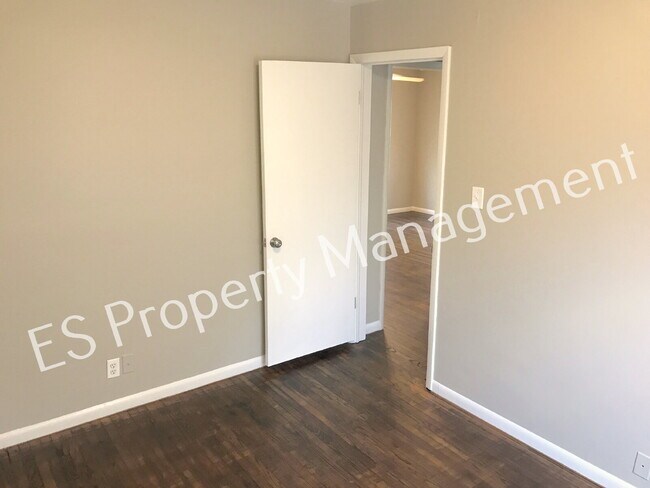 Building Photo - Cozy 3 Bedroom 1 Bathroom Ranch in Wayne township.