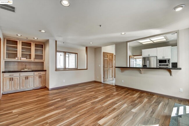 Building Photo - 616 Gravatt Dr