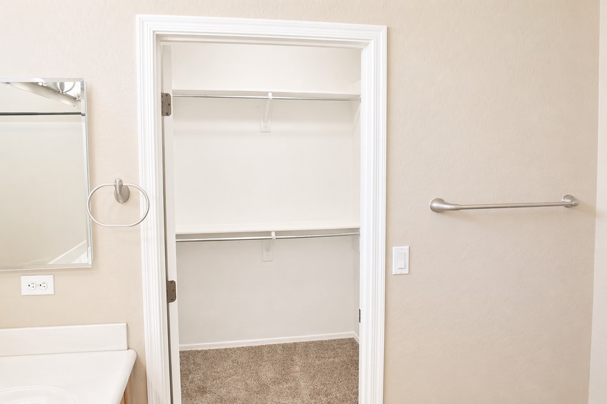 Building Photo - 12910 W Junipero Dr