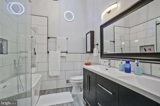 Building Photo - 9801 Burke Pond Ln