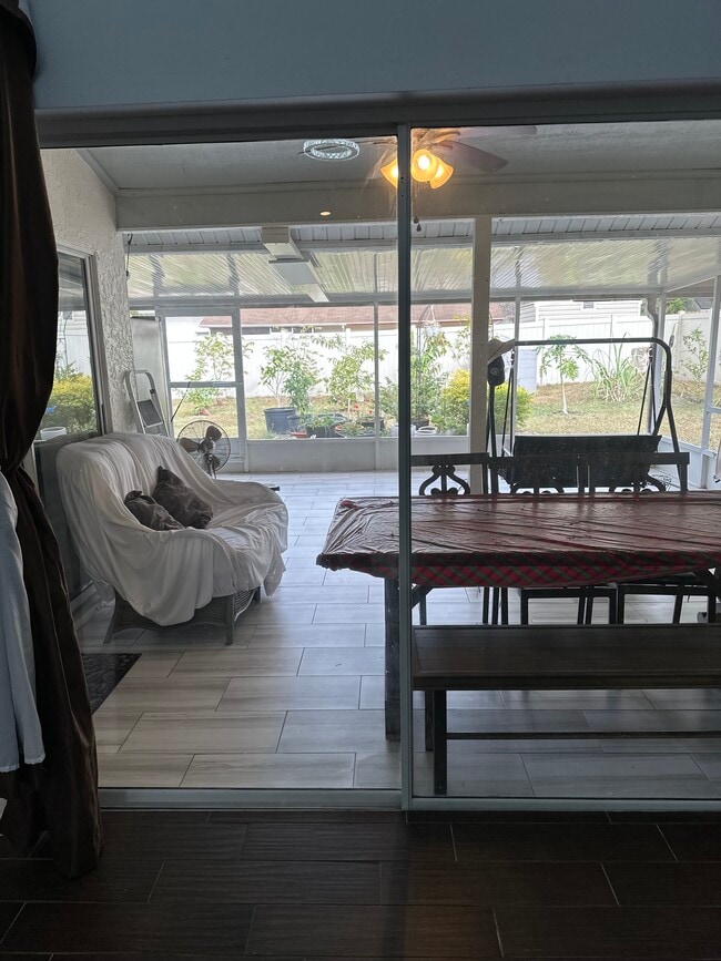 Building Photo - 908 Wicketrun Dr