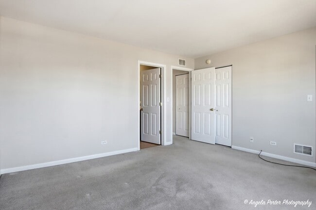 Building Photo - 749 S Parkside Dr