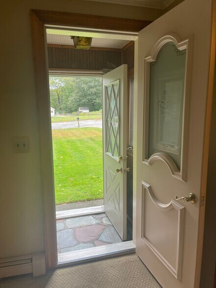 Building Photo - 40 Park Hill Rd