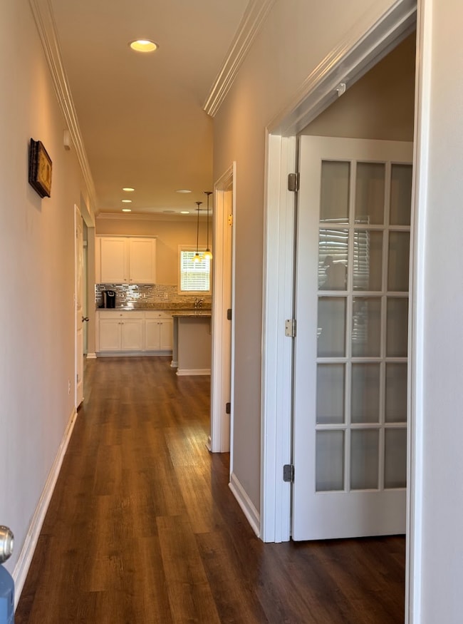 Building Photo - 320 Alameda Ln