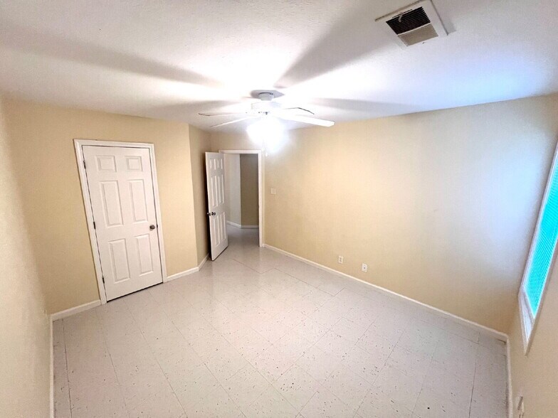 Building Photo - 9063 Pembroke Oak Grove Rd